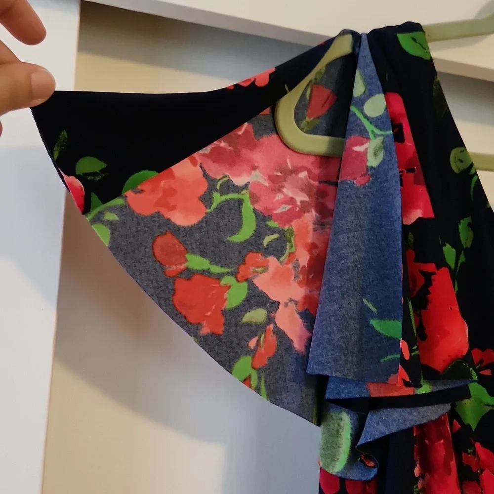 Navy Floral Flutter Sleeve Dress - Picture 2 of 3